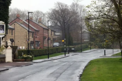 Castle Ward Newcastle Commute Times, Metro Links & Schools
