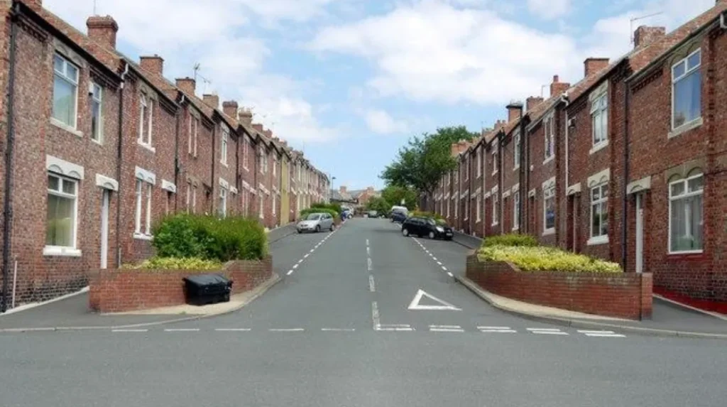 What Are the Main Steps to Buying a House in Lemington?